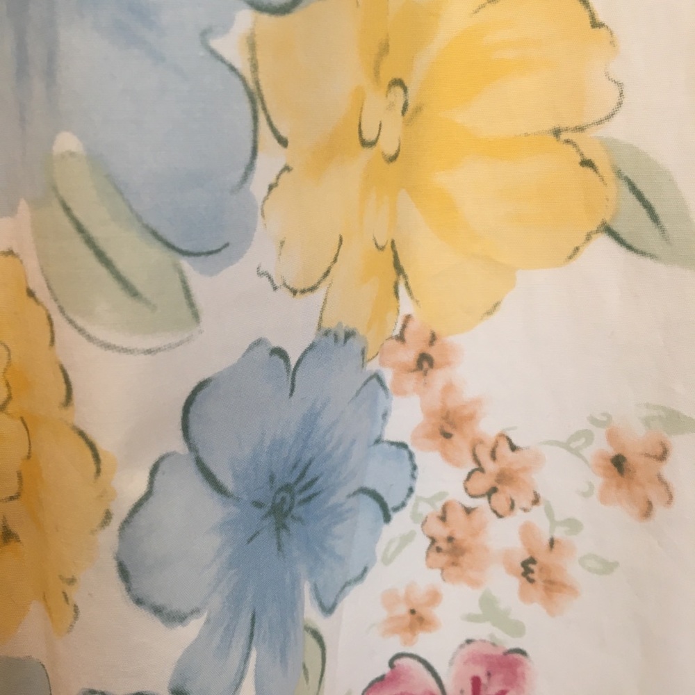 Petite Sophisticate Floral Dress - Picture 3 of 12